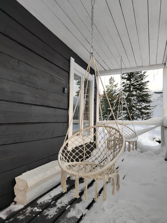 Коттедж Уютный, теплый дом с видом на гору Мустаг — Шерегеш