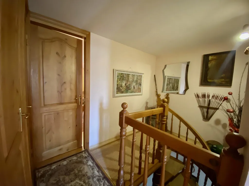 Дом в центре с видом на море