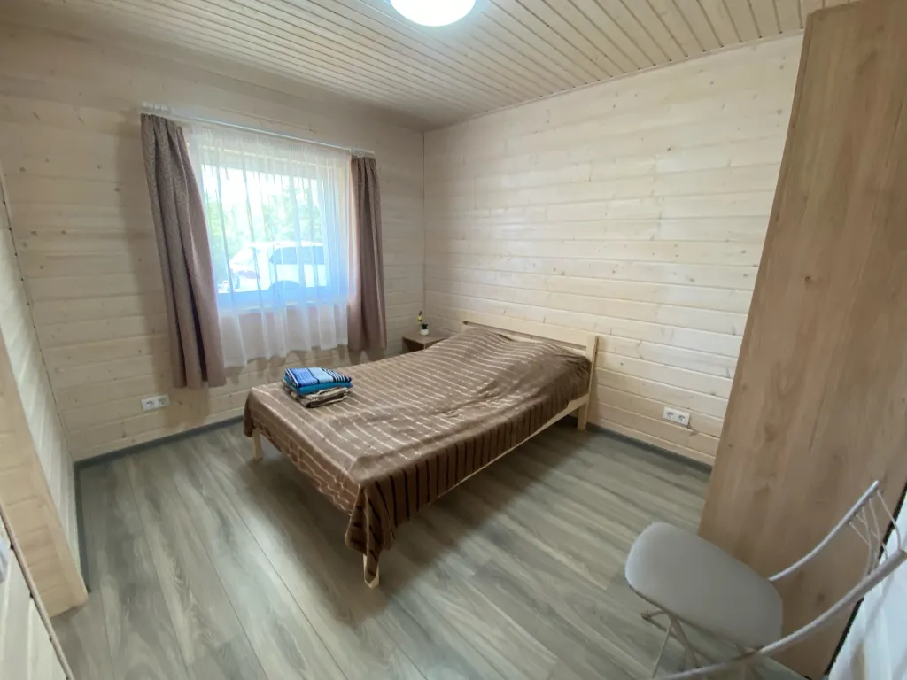 Большой дом в черте города