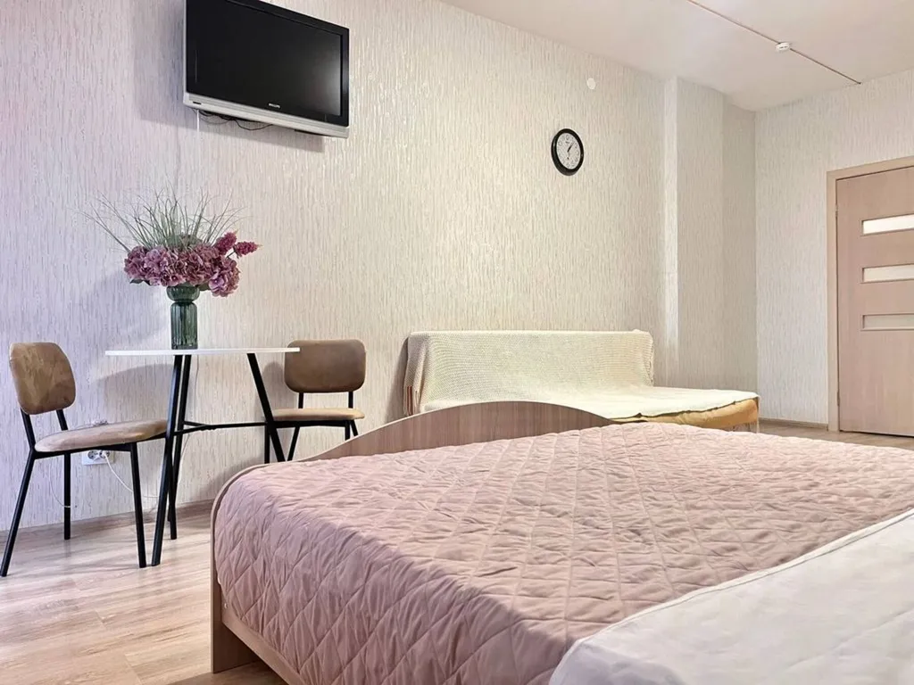 Студия Апарт Гулливер с лоджией в центре