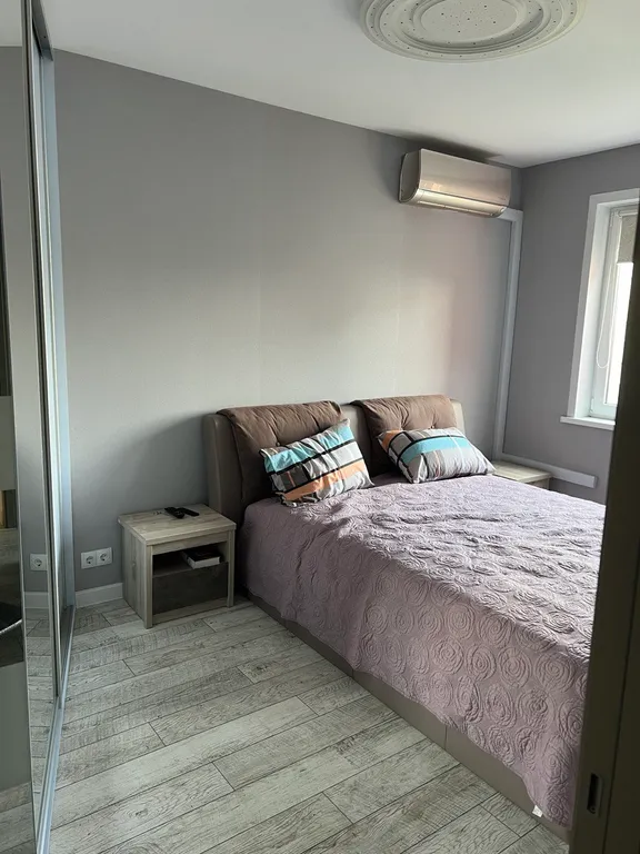 Комфортная уютная двухкомнатная квартира недалеко от центра города