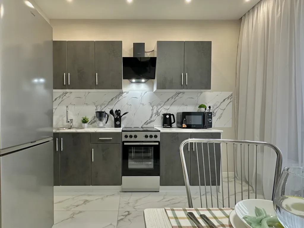 Светлая 1-комнатная квартира с дизайнерским ремонтом