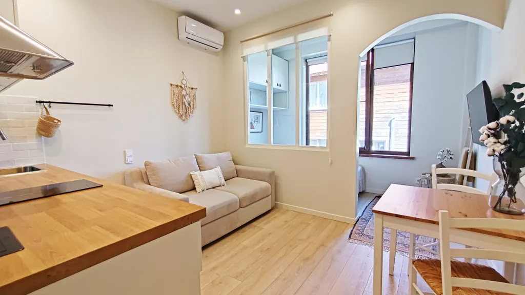 Студия в стиле бохо с видом на горы — уют и комфорт в центре