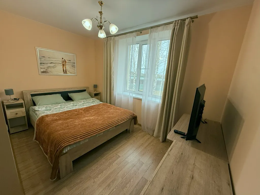 Дом с бассейном, спортзалом и 3 спальнями