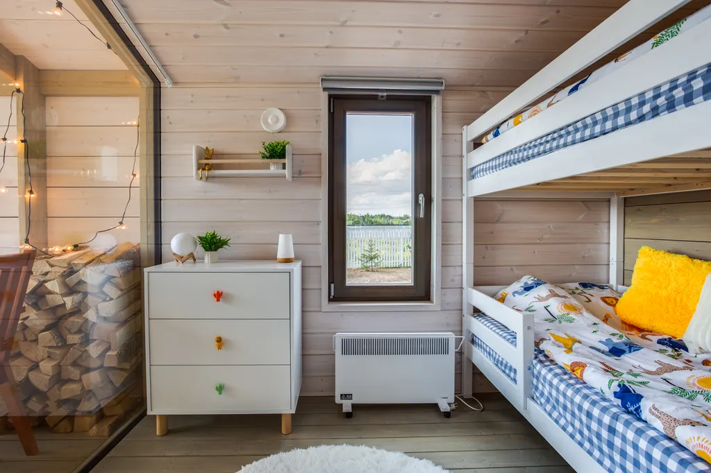 Дом с баней и чаном у воды и леса бохо