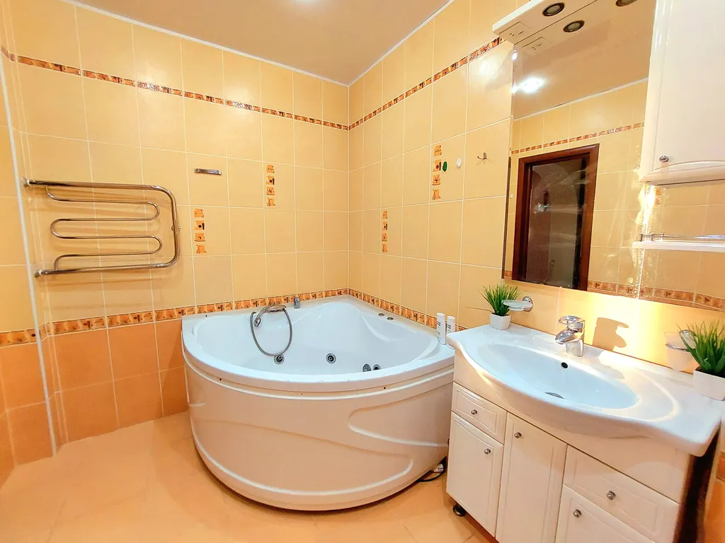 Квартира с джакузи в самом центре рядом с пляжем и ТЦ