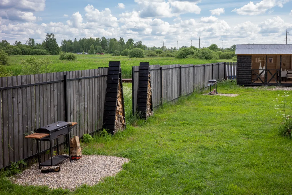 Дом на берегу реки №1