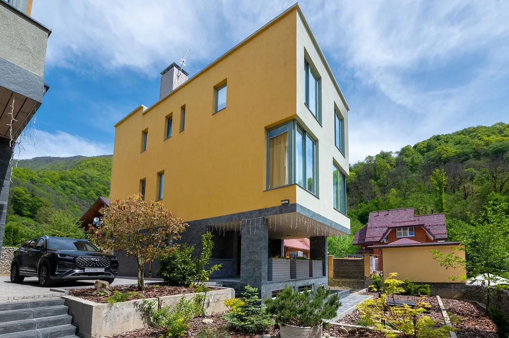 1-е апартаменты с видом на горы и бассейном