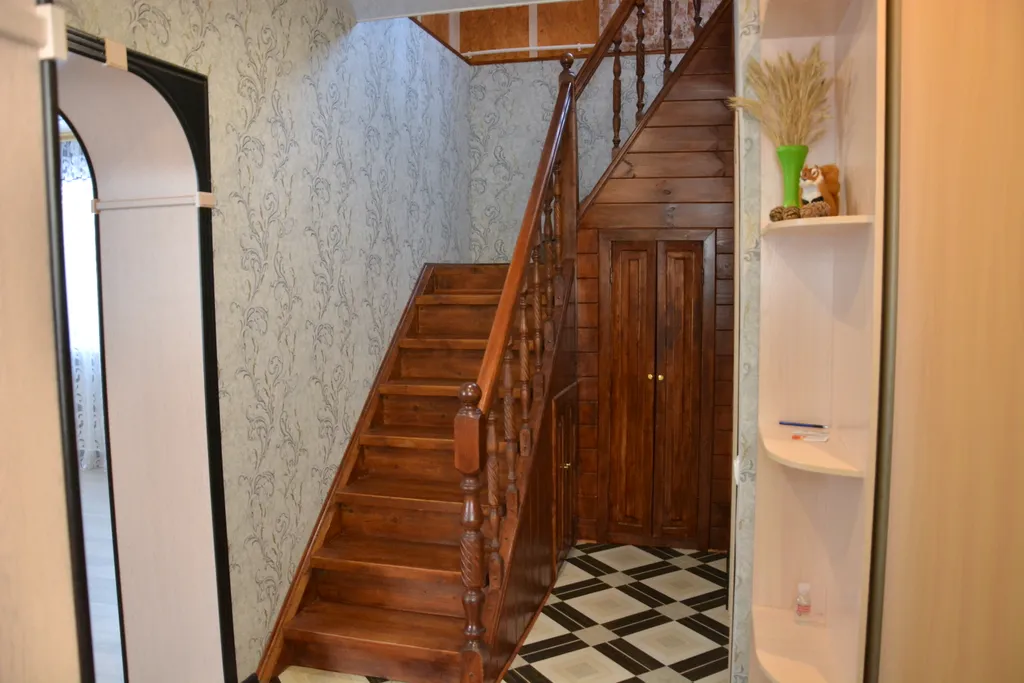 Уютный загородный дом с видом на гору Зеленая