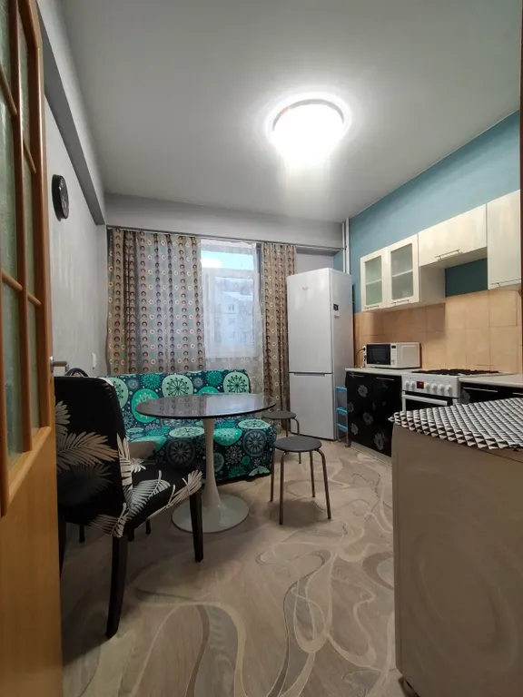 Квартира с балконом и видом на горы