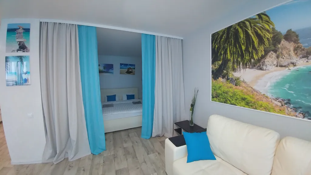 Светлая и просторная квартира-студия в центре города