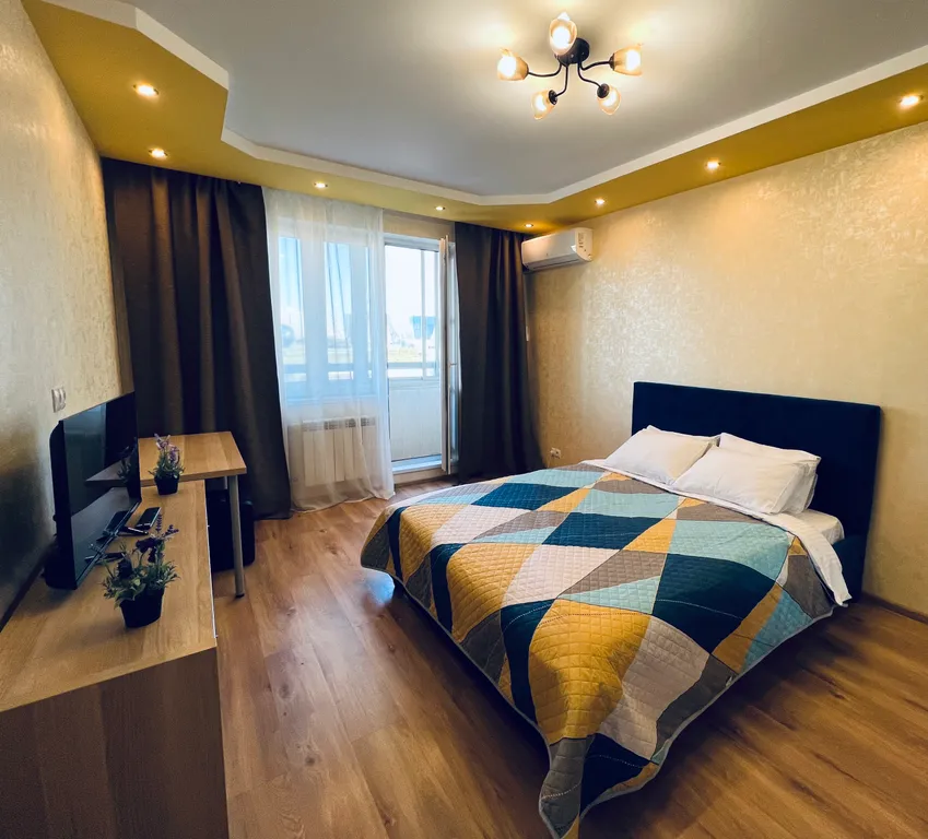 Просторная евротрешка рядом с метро и видом на набережную