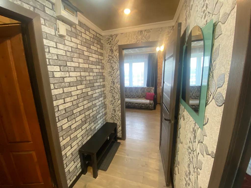 2-комнатная квартира с балконом и видом на город и залив