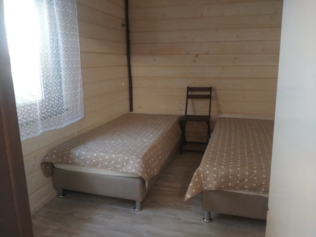 Домик с видом на лес