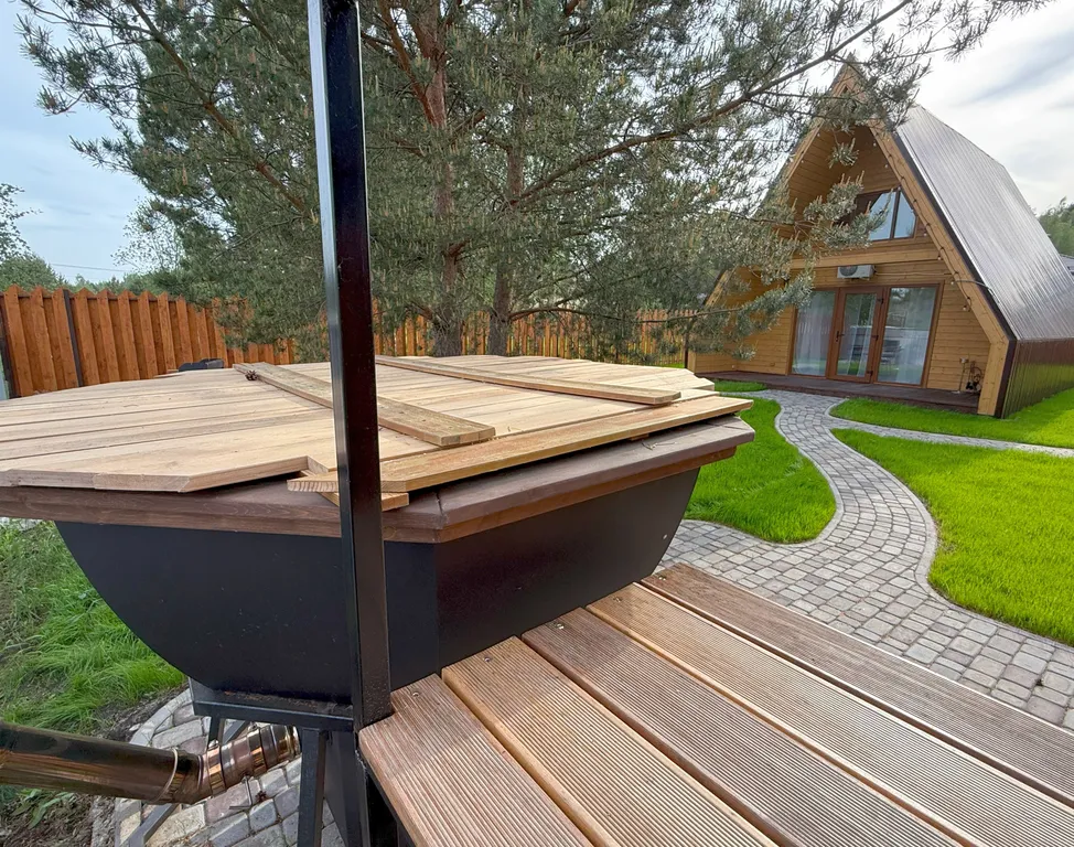 Дом шалаш 2-комнатный у леса