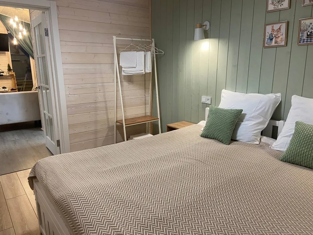 Домик Сказочный Лес с гриль-мангалом, костровой и большой сауной