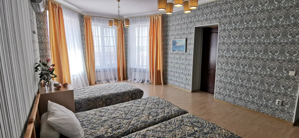 Уютная комната в частном доме у моря, удобства на этаже