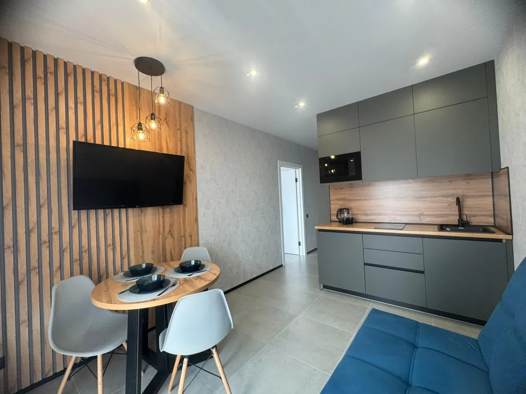 Евро-двухкомнатная квартира с дизайнерским ремонтном — аренда посуточно в Киров