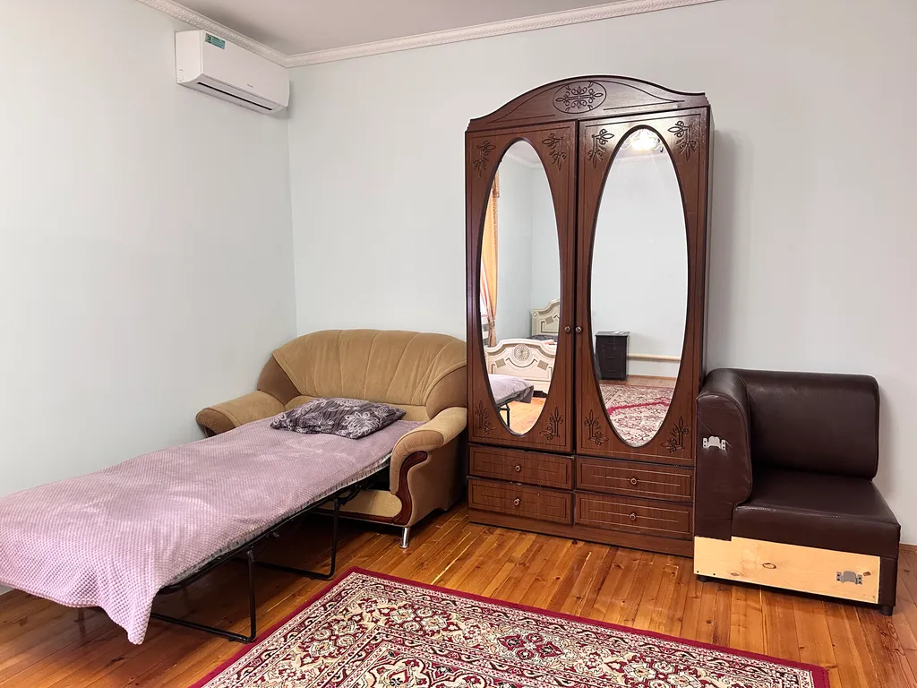 Уютная комната, в трёх шагах от моря