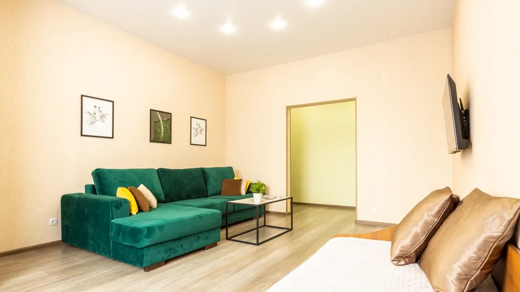 Просторная и люксовая квартира с новым ремонтом возле ТЦ Планета