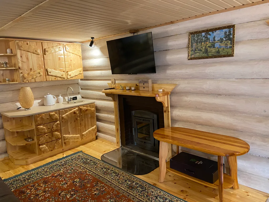 Сказочный дом в лесу