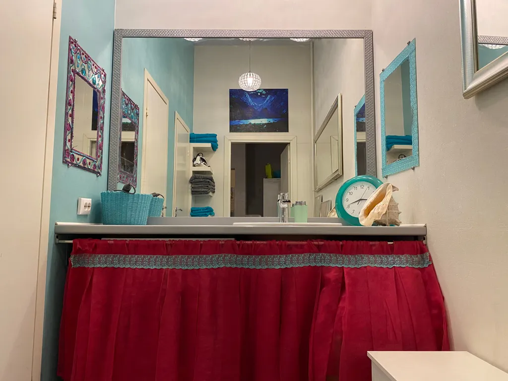 Квартира Светлая трехкомнатная квартира в культурном центре Петербурга — Санкт-Петербург