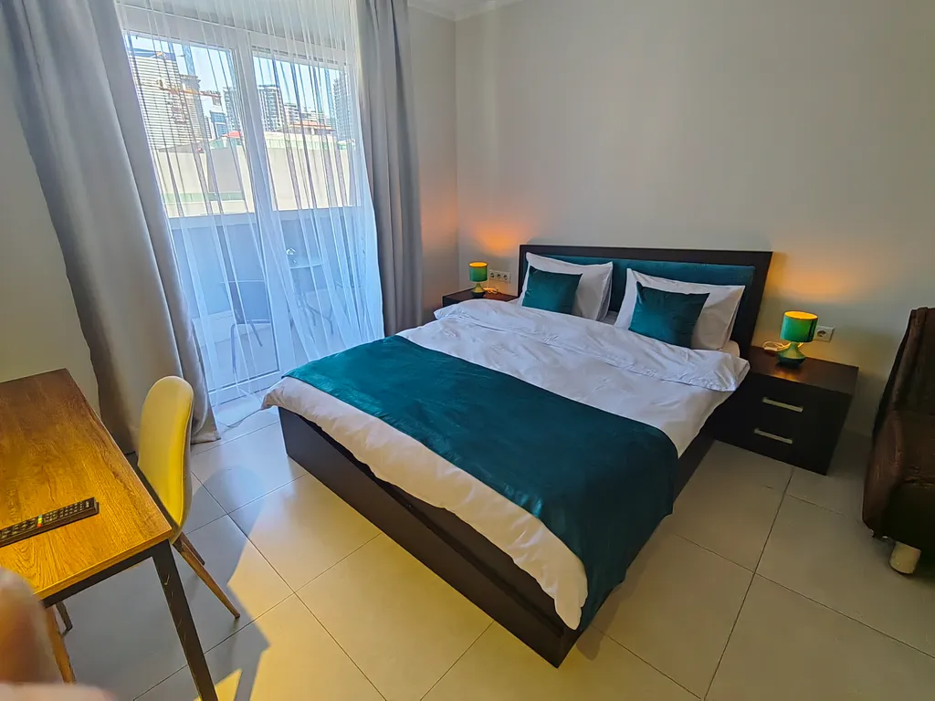 Квартира Квартира Большая студия с балконом и видом на море. 425 — Батуми