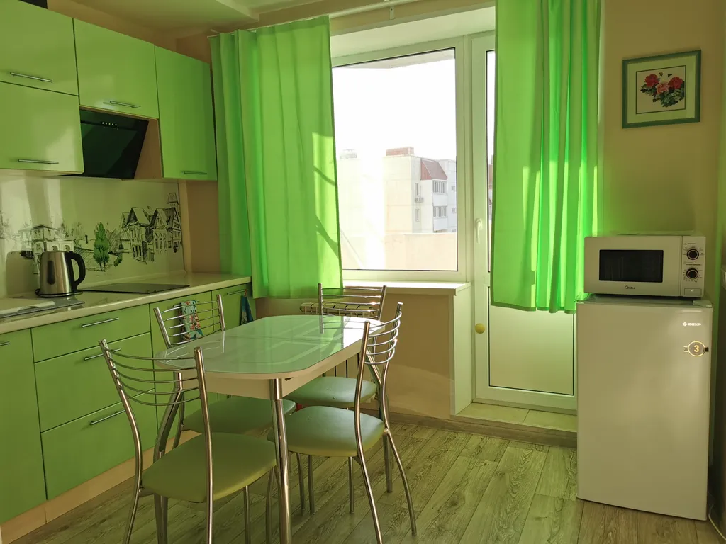 Новая светлая квартира с двумя балконами