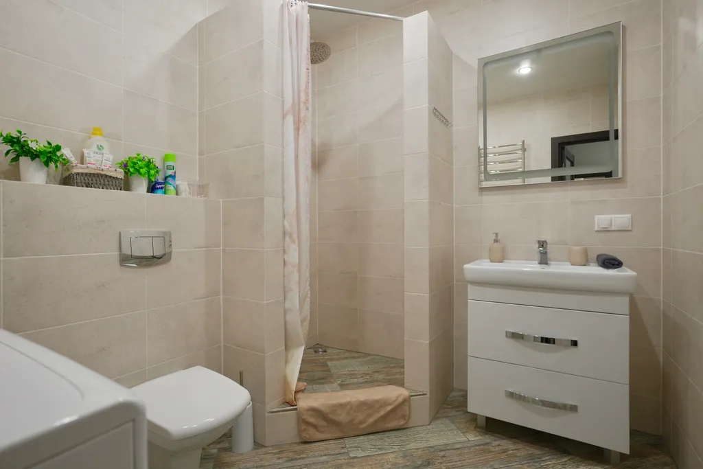 Большая квартира напротив подъемника