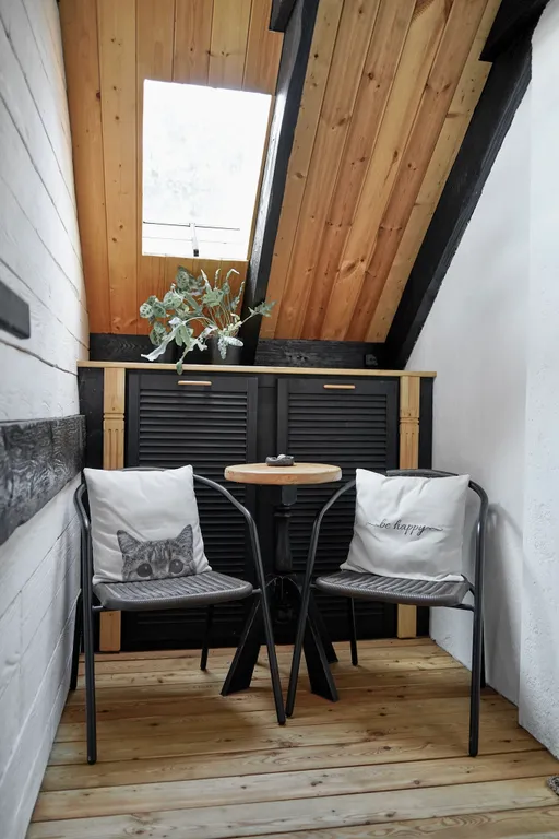 Двухуровневые апартаменты 33/3 house с камином и мангалом