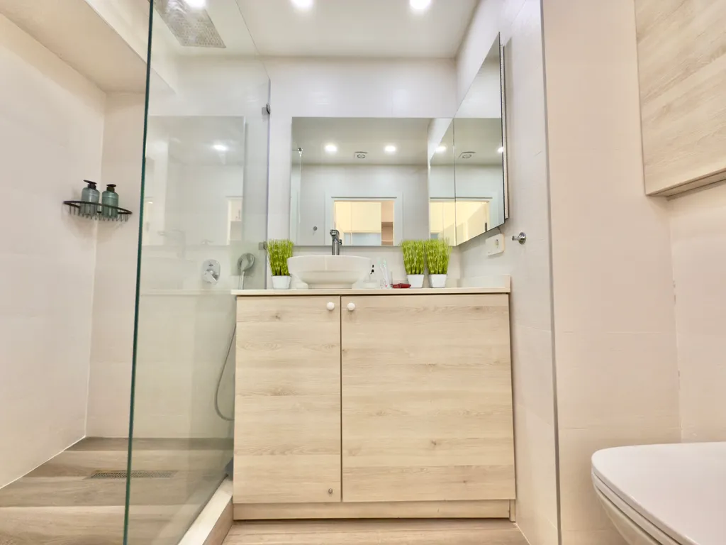 Солнечная студия на берегу моря