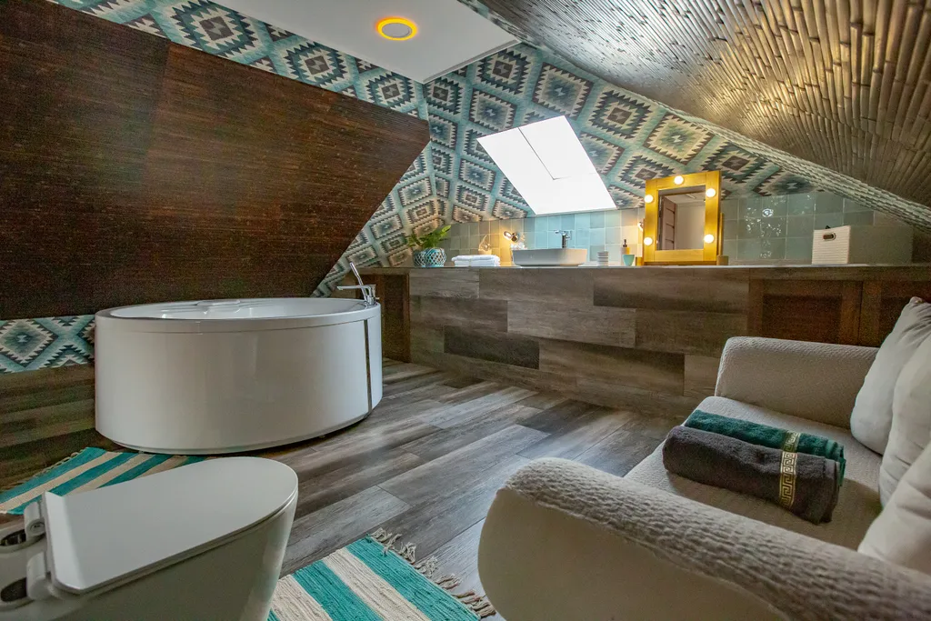 Вилла дзен с ванной спа и террасой с видом на сад