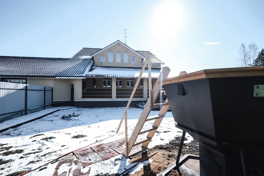 Коттедж возле леса