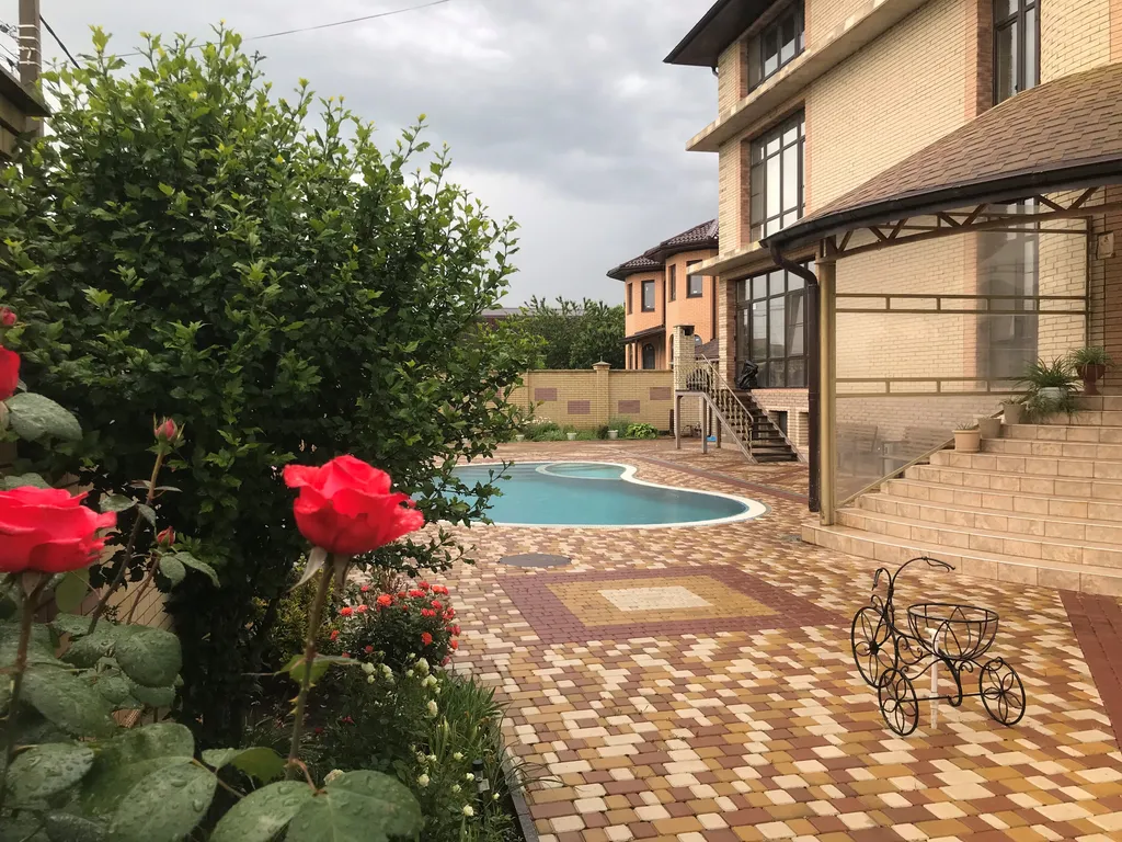 Вилла Казачка с теплым уличным бассейном