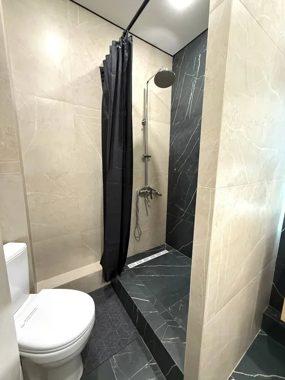 Уютная студия с новым ремонтом с видом на город