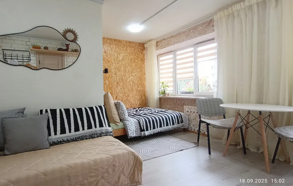 Душевное жилье над пиццерией, небольшая, но очень уютная студия