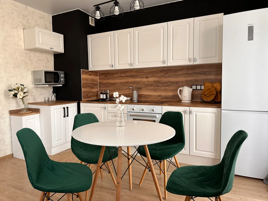 Новые апартаменты в горах у моря с бассейнами