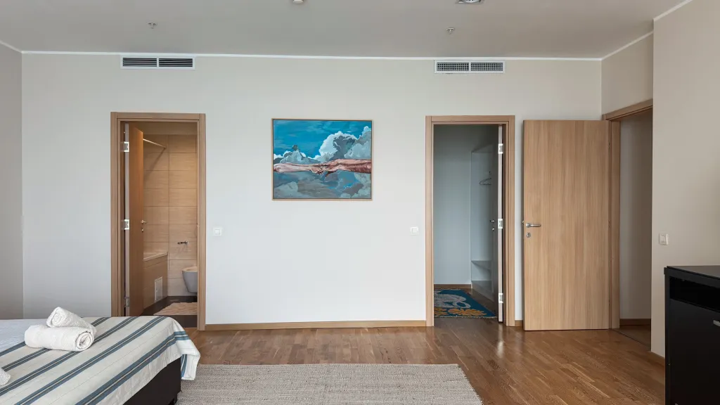 Апартамент 3-х спальный с балконами и панорамой моря