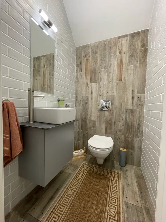 Семейный таунхаус в тихом месте западного побережья