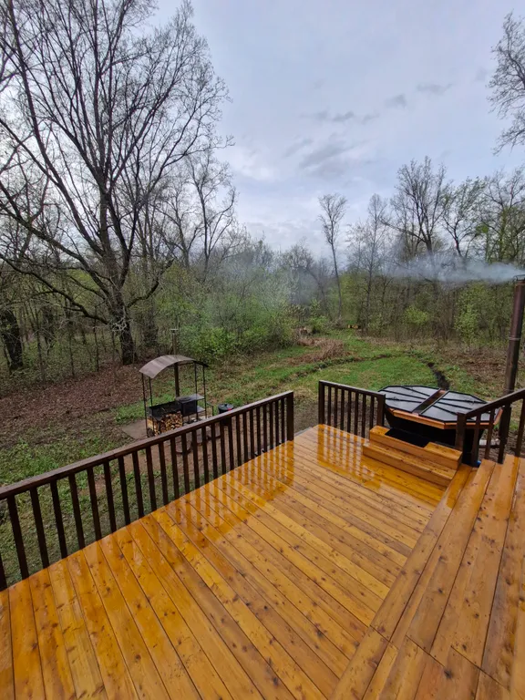 Абсолютнo новый уютный дoм в лесу с чаном на террасе