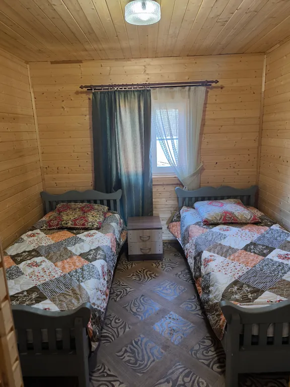 Домик у озера