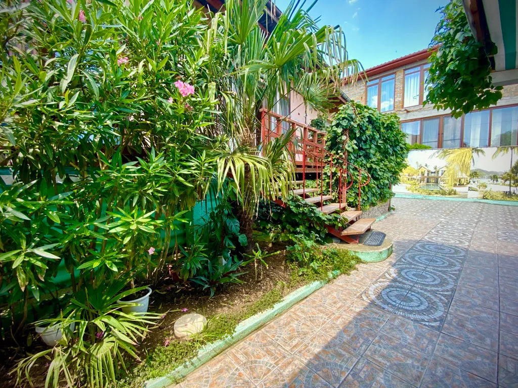 Уютный коттедж с каркасным бассейном