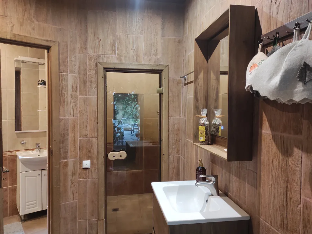 Коттедж Дом с тропическим бассейном, сауной и каминами — Московский