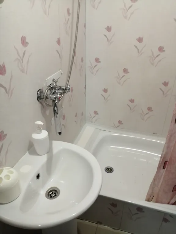 Коттедж Дом с личной кухней и санузлом — Ейск