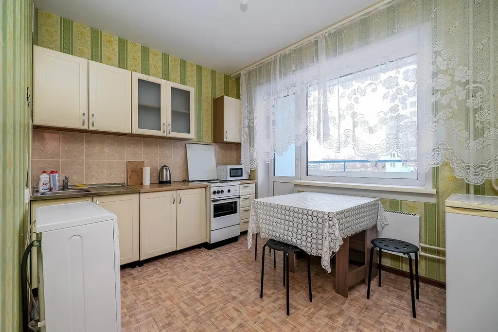 Квартира Квартира рядом с МНТК имени Федорова — Новосибирск