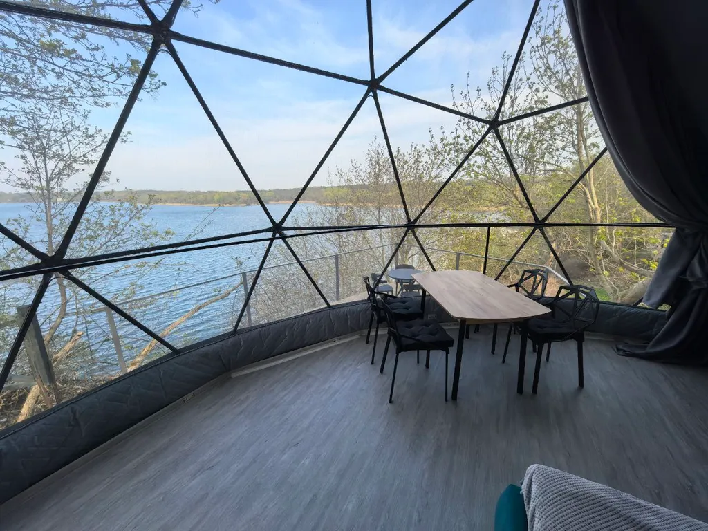 Коттедж Купольный дом Атлантика с террасой и видом на озеро — аренда посуточно в Янтарный