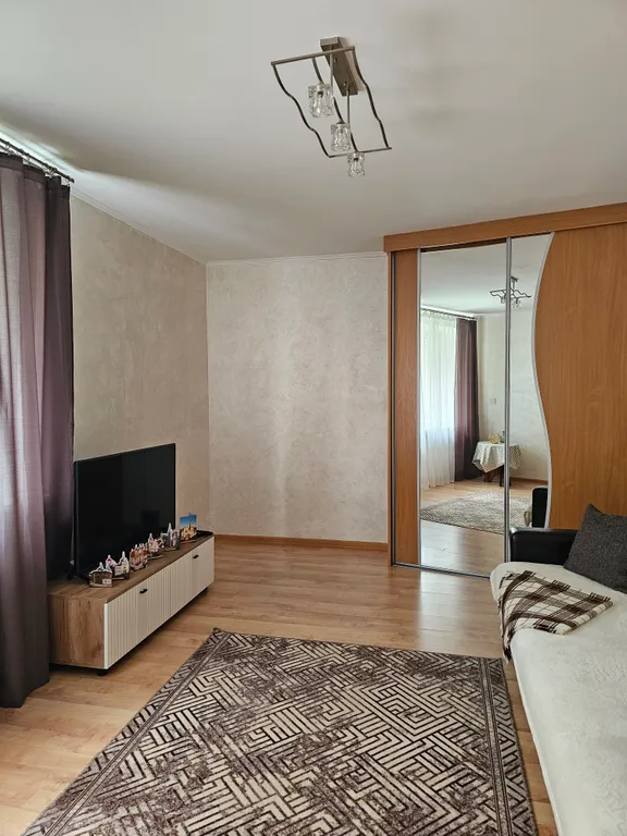 Тихая квартира в самом центре с видом на сквер