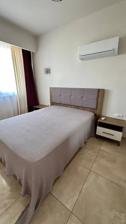 Квартира на Средиземном море с бассейном и горками