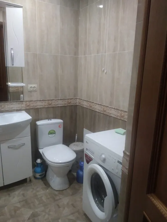 Хорошая квартира с новым ремонтом