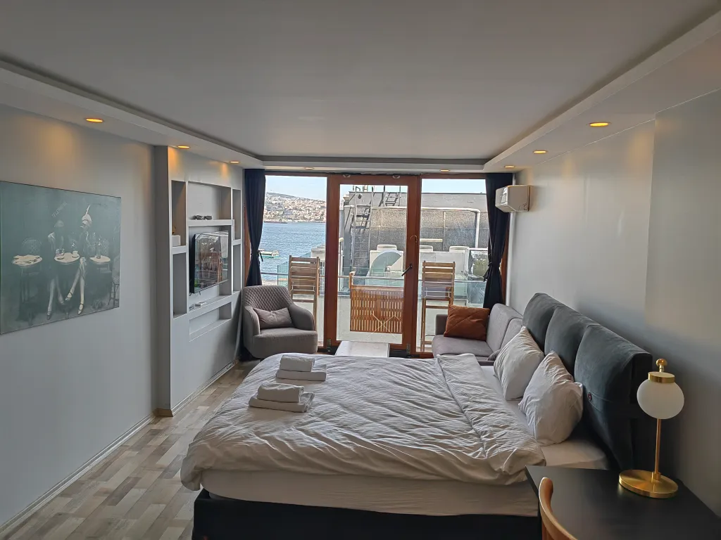 İstanbul boğaz manzaralı teraslı stüdyo daire